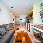 Luxury 1 Bedroom Condo With Rooftop Pool - Singular Joy Residences, Jojo