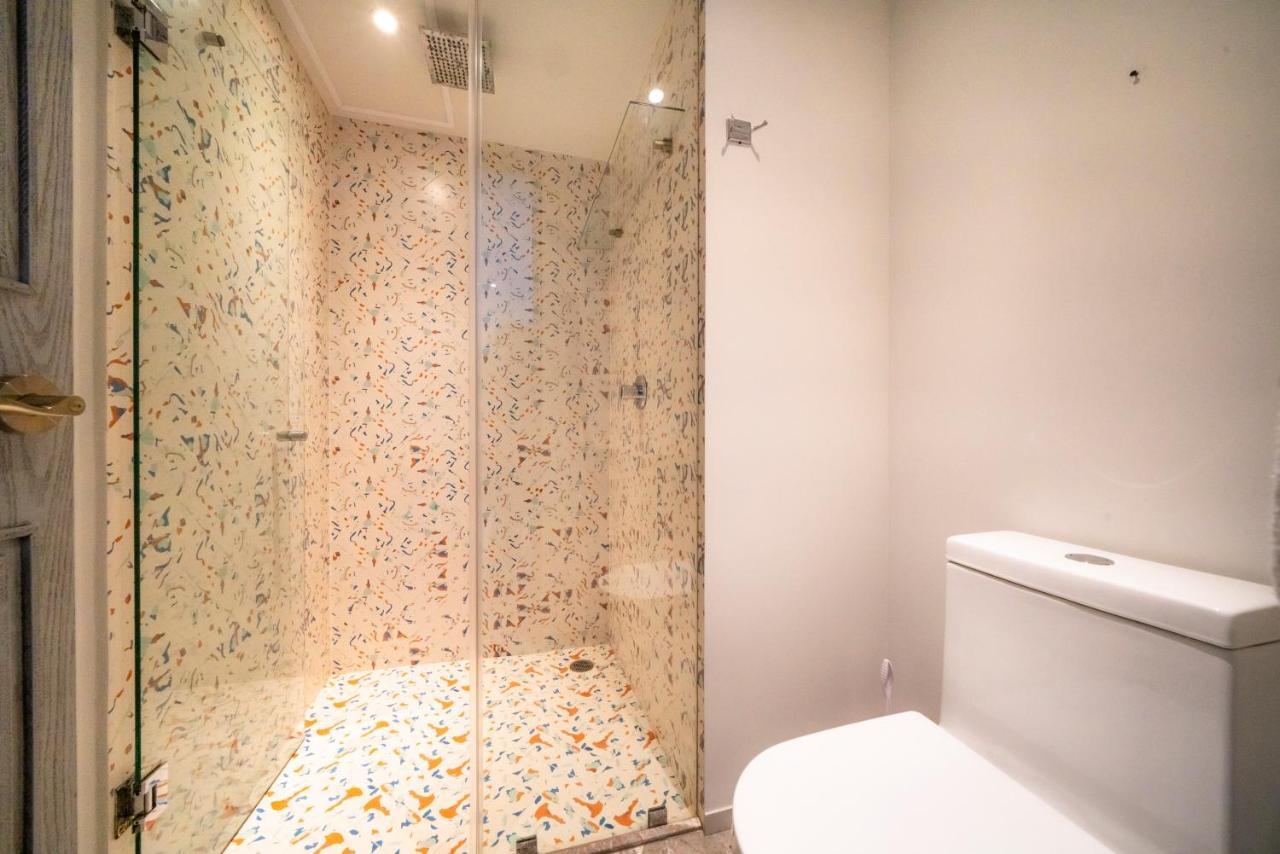 Luxury 1 Bedroom With Rooftop Pool - Singular Joy Residences, Jojo Apartamento